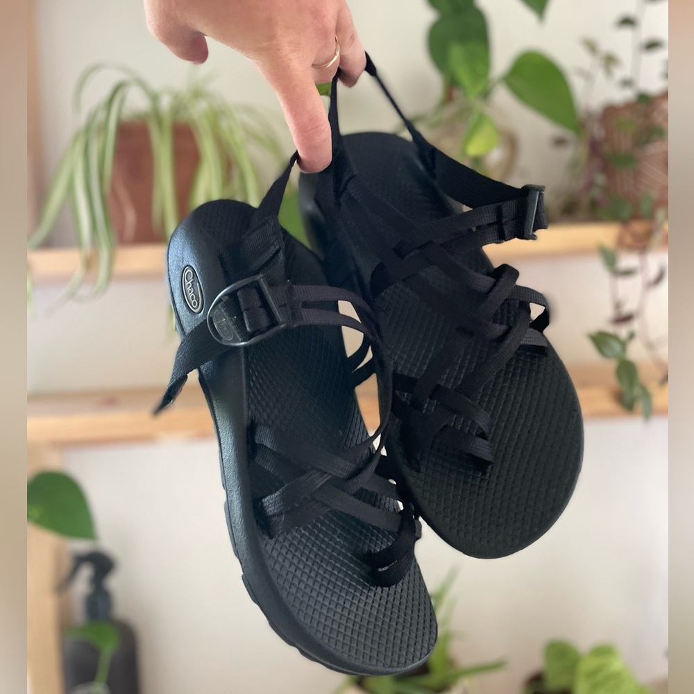 Chacos ZX2 Classic Black Strappy Sandal Women’s 9
